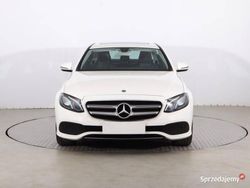 Biały Używany 2018 Mercedes E200 Sedan/Limuzyna | 82 999 zł (Dobra cena)
