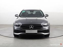 Szary Używany 2020 Mercedes E200 Kombi | 118 999 zł