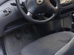 Szary Używany 2005 Toyota Yaris Hatchback | 2200 zł (Uczciwa cena)