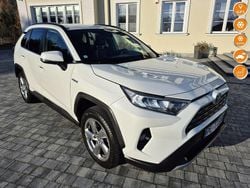 Biały Używany 2021 Toyota RAV4 Hybrid Business Edition SUV | 116 000 zł (Dobra cena)