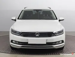 Biały Używany 2017 VW Passat Kombi | 68 999 zł (Uczciwa cena)