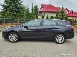 Czarny Używany 2016 Opel Astra Kombi | 37 800 zł (Uczciwa cena)