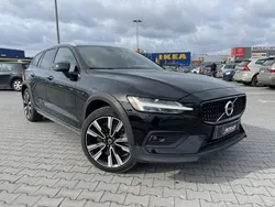 Czarny (metalik) Używany 2021 Volvo V60 Kombi | 154 700 zł (Drogi)
