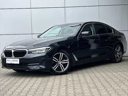 Czarny szafir metalizowany Używany 2022 BMW 518 Sedan/Limuzyna | 134 999 zł (Uczciwa cena)