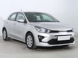 Srebrny Używany 2021 Kia Rio Hatchback | 43 999 zł (Uczciwa cena)