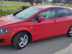 Czerwony Używany 2010 Seat Leon Hatchback | 18 000 zł