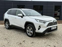 Biały Używany 2020 Toyota RAV4 Hybrid SUV | 104 800 zł (Super Cena)