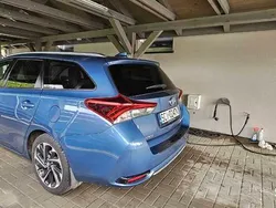 Używany 2015 Toyota Auris Hybrid Kombi | 64 500 zł (Dość drogi)