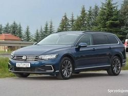 Niebieski Używany 2020 VW Passat Sedan/Limuzyna | 75 040 zł (Uczciwa cena)