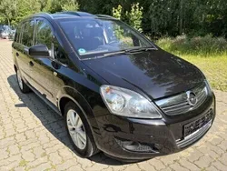Czarny Używany 2011 Opel Zafira Minivan | 19 900 zł (Uczciwa cena)