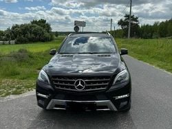 Czarny Używany 2013 Mercedes ML350 SUV | 85 500 zł