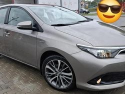 Brązowobeżowy Używany 2016 Toyota Auris Hatchback | 63 900 zł