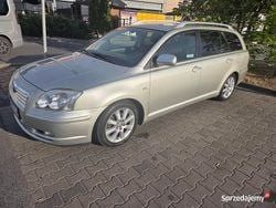 Srebrny Używany 2003 Toyota Avensis Kombi | 6500 zł (Uczciwa cena)