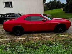 Czerwony Używany 2017 Dodge Challenger Coupe | 97 000 zł