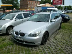 Srebrny (metalik) Używany 2006 BMW 525 Kombi | 11 900 zł (Uczciwa cena)