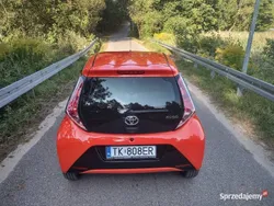 Pomarańczowy Używany 2015 Toyota Aygo X-play Hatchback | 28 800 zł (Uczciwa cena)