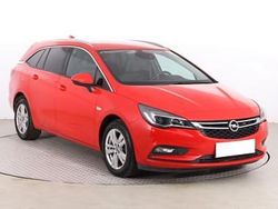 Czerwony Używany 2017 Opel Astra Kombi | 45 999 zł (Uczciwa cena)