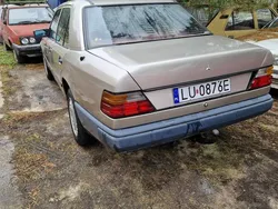 Używany 1988 Mercedes E250 | 6500 zł