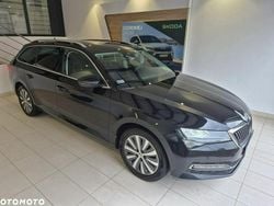 Czarny Używany 2022 Skoda Superb Kombi | 87 900 zł (Dość drogi)