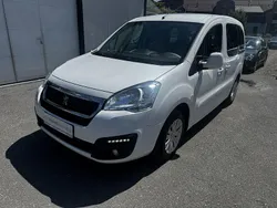 Biały Używany 2018 Peugeot Partner Minivan | 32 500 zł (Dość drogi)