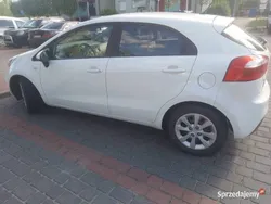 Biały Używany 2013 Kia Rio Hatchback | 12 500 zł (Dobra cena)