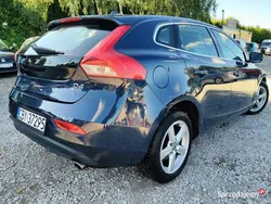 Szary (metalik) Używany 2014 Volvo V40 Kombi | 31 400 zł (Dobra cena)