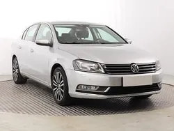 Srebrny Używany 2014 VW Passat Sedan/Limuzyna | 32 999 zł (Super Cena)