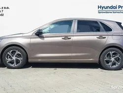 Brązowy Używany 2023 Hyundai i30 Hatchback | 77 500 zł (Dość drogi)