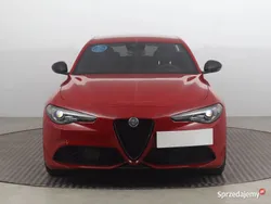 Czerwony Używany 2021 Alfa Romeo Giulia Sedan/Limuzyna | 139 999 zł (Uczciwa cena)
