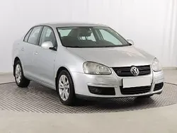 Srebrny Używany 2008 VW Jetta Sedan/Limuzyna | 9499 zł (Uczciwa cena)