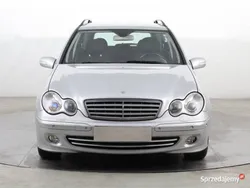 Srebrny Używany 2006 Mercedes C180 Kombi | 10 999 zł (Uczciwa cena)