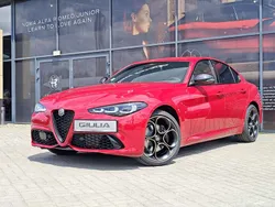 Lakier metalizowany czarny volcano black Nowe 2025 Alfa Romeo Giulia Sedan/Limuzyna | 225 220 zł (Dobra cena)