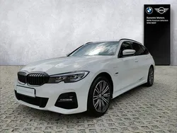 Biel alpejska Używany 2022 BMW 320e Shadowline Kombi | 139 000 zł