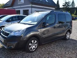 Szary Używany 2016 Peugeot Partner Minivan | 36 400 zł