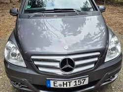 Szary Używany 2010 Mercedes B180 Minivan | 21 000 zł (Uczciwa cena)