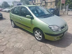 Zielony Używany 2000 Renault Scénic Minivan | 3500 zł