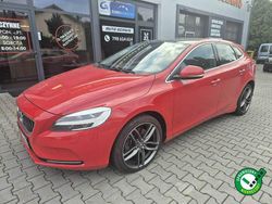 Czerwony Używany 2016 Volvo V40 Inscription Kombi | 39 900 zł (Uczciwa cena)