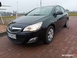 Czarny Używany 2011 Opel Astra Hatchback | 15 500 zł (Uczciwa cena)