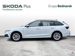 Biały Używany 2022 Skoda Octavia Kombi | 84 900 zł (Uczciwa cena)