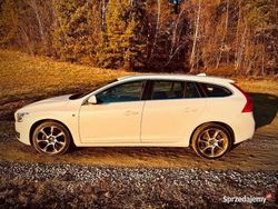 Biały Używany 2014 Volvo V60 Ocean Race Kombi | 44 900 zł (Uczciwa cena)