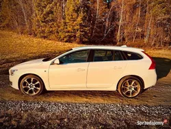 Biały Używany 2014 Volvo V60 Ocean Race Kombi | 44 900 zł (Uczciwa cena)