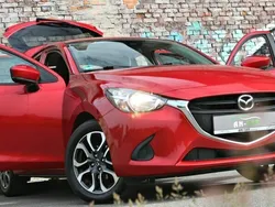 Czerwony Używany 2017 Mazda 2 Kizoku Hatchback | 42 900 zł
