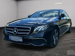 Czarny Używany 2018 Mercedes E220 Sedan/Limuzyna | 99 900 zł