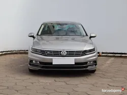 Szary Używany 2017 VW Passat Sedan/Limuzyna | 83 999 zł (Dość drogi)