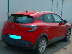 Czerwony Używany 2024 Renault Captur SUV | 85 000 zł (Uczciwa cena)