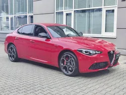 Lakier pastelowy czerwony alfa red Nowe 2025 Alfa Romeo Giulia Veloce Sedan/Limuzyna | 208 380 zł (Super Cena)