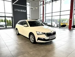Biały Używany 2022 Skoda Scala Ambition Hatchback | 62 700 zł (Uczciwa cena)