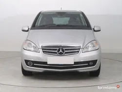Srebrny Używany 2010 Mercedes A160 Hatchback | 16 999 zł (Uczciwa cena)