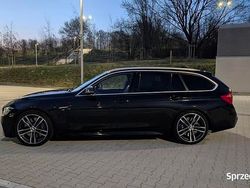 Czarny Używany 2018 BMW 330 M Performance Kombi | 98 000 zł (Uczciwa cena)