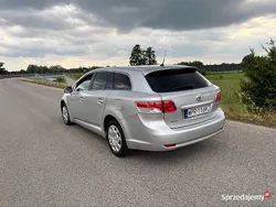 Srebrny Używany 2010 Toyota Avensis Kombi | 21 900 zł (Drogi)